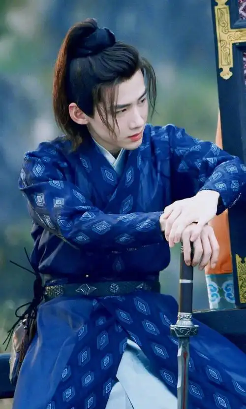 白敬亭《天盛长歌》剧照图 原名 凰权弈天下