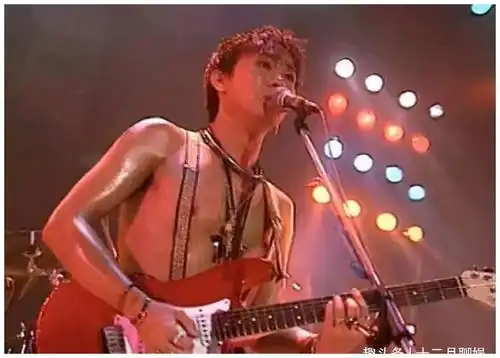 1993年端午节他拽着黄家驹跌落舞台黄家驹英年早逝他怎样了