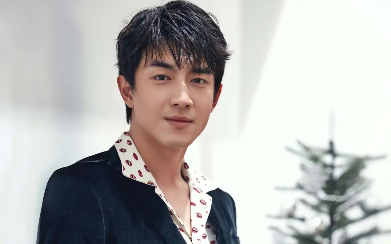 人气小鲜肉林更新高清图片电脑桌面壁纸