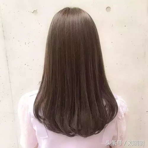 内扣和直发哪个显年轻,头发内扣好看还是直发好看 - 千梦