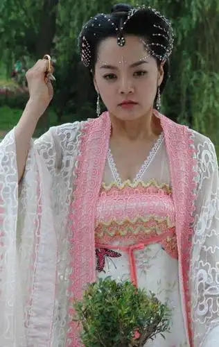 7,《新醉打金枝》【升平公主】——蔡琳 满头的水钻.