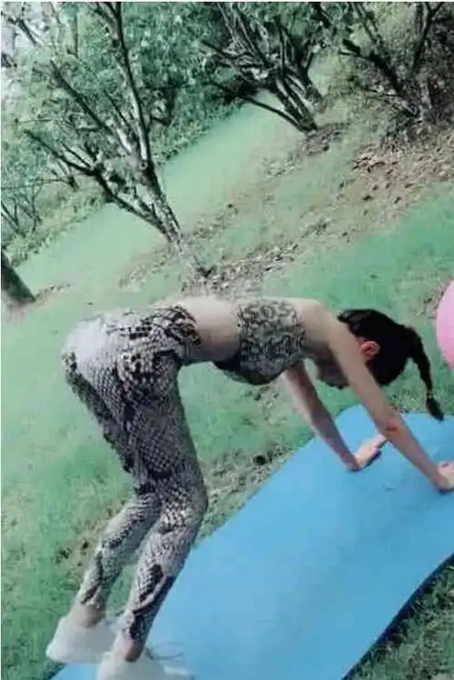 抖音蛇女火了神仙洞大开网友身材很配