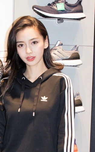 angelababy 阿迪达斯