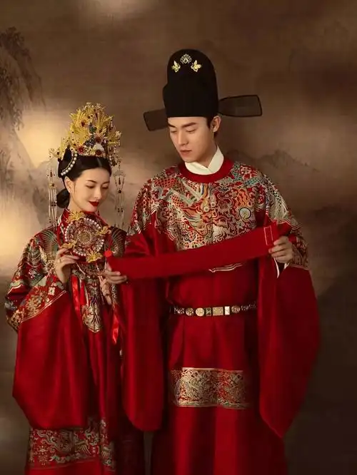 出租明制汉服婚服凤冠霞帔结婚敬酒迎宾中式嫁衣婚礼婚嫁定制租赁