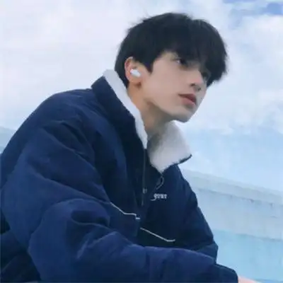 男生头像频道提供更多与精致,帅哥,阳光,暖男相关的头像图片挑选下载