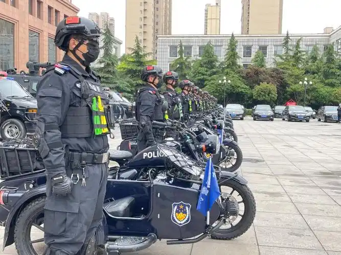 硬核守护铁骑集结石家庄市公安特警支队开展摩托武装巡逻勤务