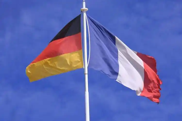 (德国国旗和法国国旗)德法越来越分裂德国和法国之间存在诸多矛盾,这