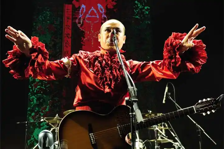 摇滚教母梁龙跨界当dj举办时尚电音派对邀你跨年