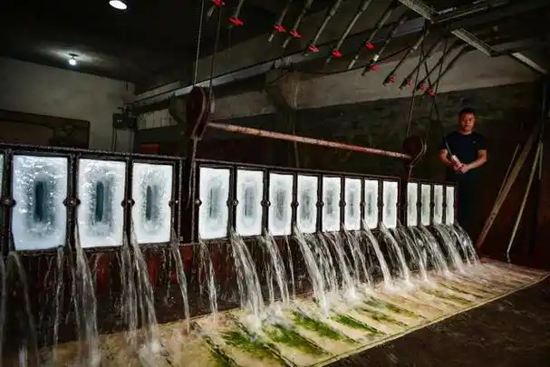 走进金华"冰工厂" 感受"冰火两重天"