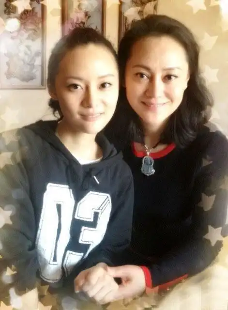 大宋佳女儿张楚楚见证母亲46岁未婚生子后34岁不敢婚恋
