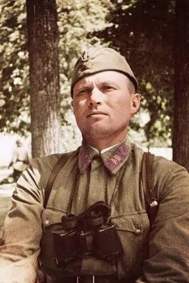 二战时期苏联各式军服 和元首的制服比比哪个更帅气?