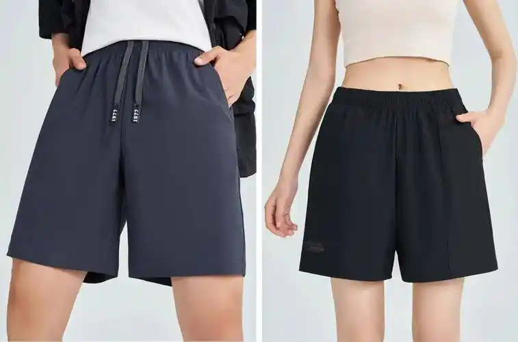 95先看男款版型:这种宽松有余量的"h"版型适合绝大部分男生,穿上去