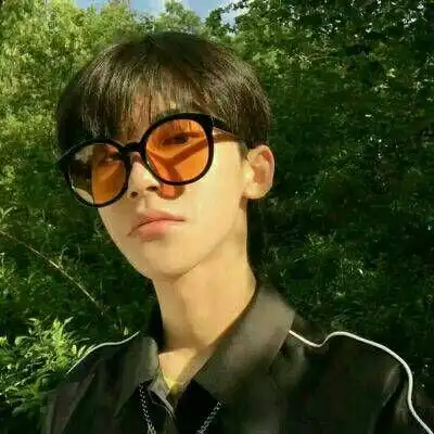 剪成短发 不吹晚风 — 男生头像大全