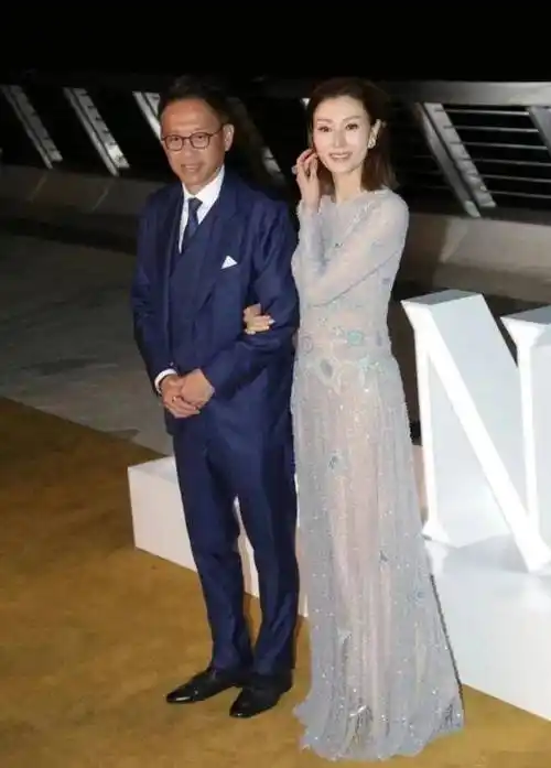 当李嘉欣和甘比同台终于见识了贵妇脸和旺夫脸的差距有多大了