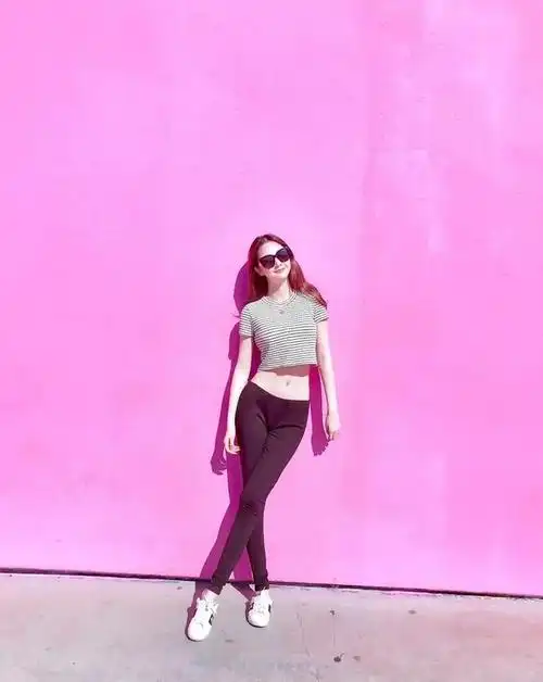 蓝心妍(蓝燕)性感的小蛮腰,被誉为当代赵飞燕