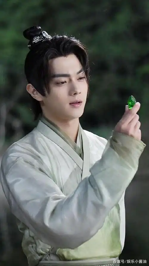 《天舞纪》许凯高清壁纸分享,感觉他的脸蛋虽圆圆的但很上镜啊!