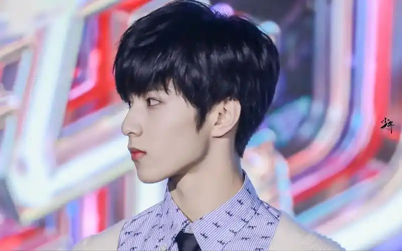 【刘耀文】你绝对想不到招商会上的刘耀文会有多可爱