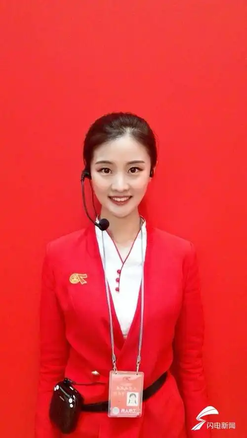 改革到全面深化改革……"来自沂蒙老区,讲解"改革开放"部分的王星涵