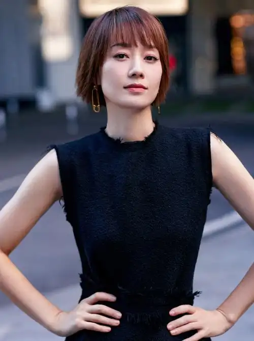 8位"方脸"女星,有人被夸高级脸大气惊艳,有人却被嘲像假小子