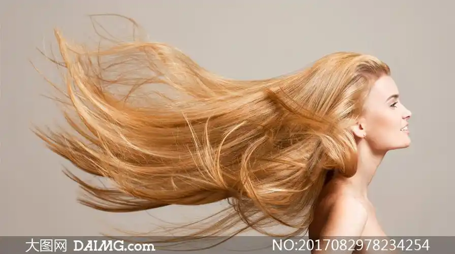 高清图片 美女图片 > 素材信息         柔顺披肩秀发美女人物摄影