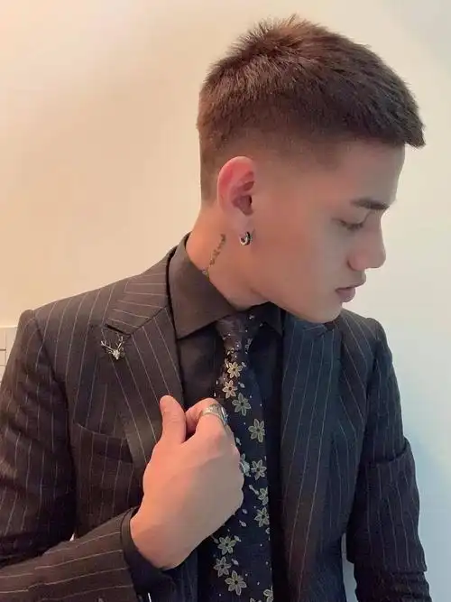 现在来碗清爽不罗嗦帅寸头热炸天气免整理