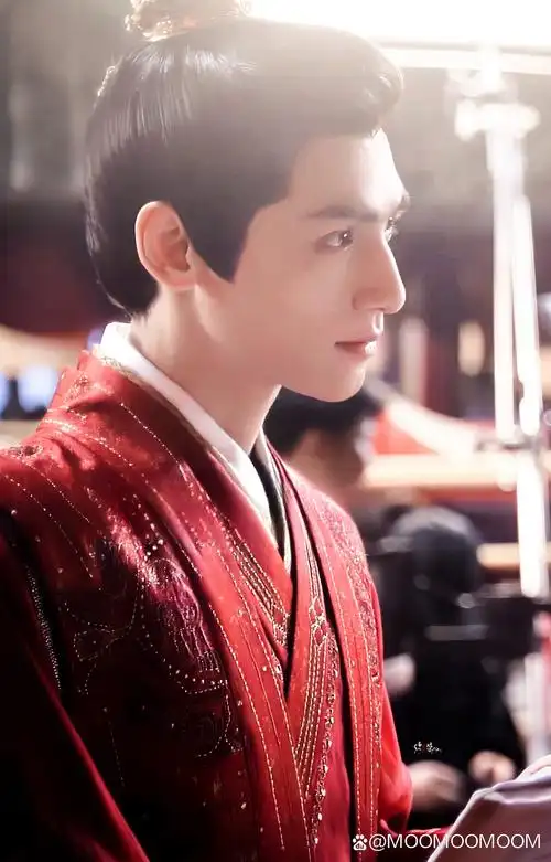 有人说演员罗云熙在影视剧中结婚赛道上强的可怕,颜心记三次大婚,长月