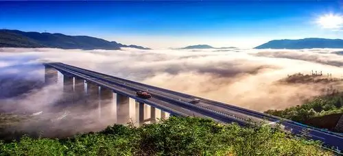 具备住房和城乡建设部核定的公路工程施工总承包特级,工程设计公路