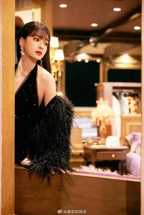 孙怡黑长直发型猫系御姐纯欲气质拉满