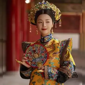 清朝吉服古董贵妃皇后正装故宫拍摄演出服满族清装旗服影楼写真服