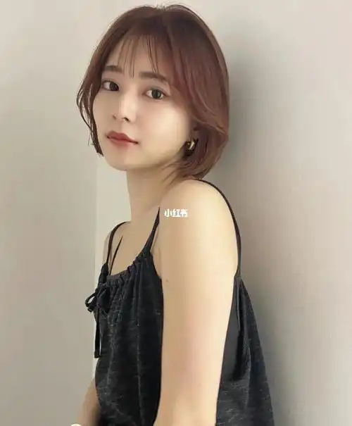 脸大的女生适合的发型