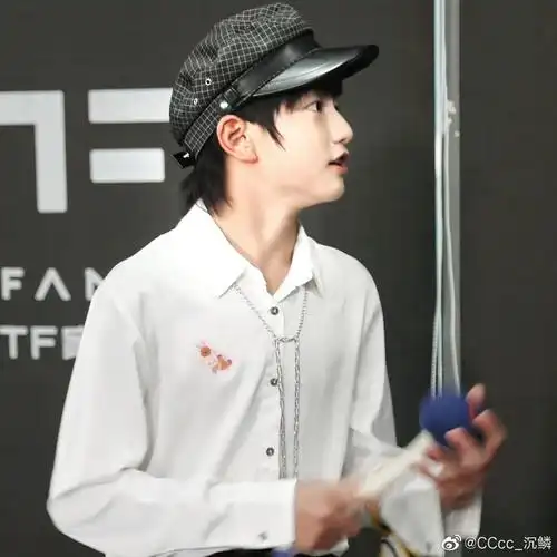 tf少年-穆祉丞:@tf少年-张峻豪  顺顺是要带我回家的男朋友