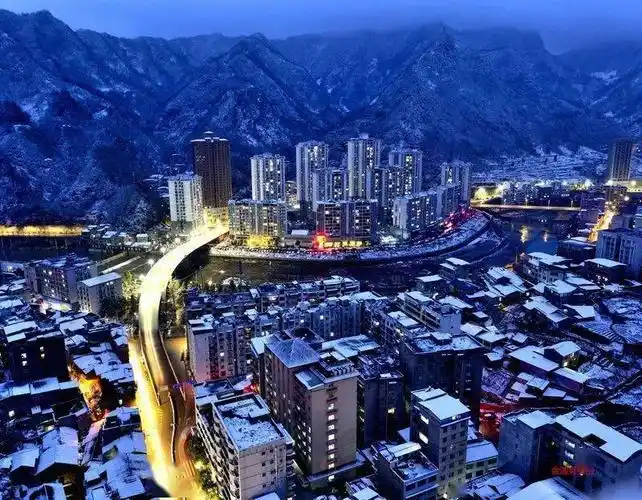 美图| 一场飞雪降临,城口县城银装素裹,美如童话世界