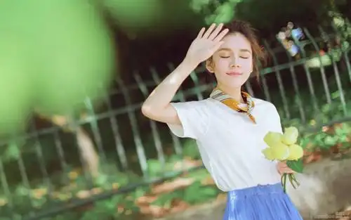 > 用情最深的人中国内地女歌手张玮伽用情最深的人专辑,由顶级"畅销