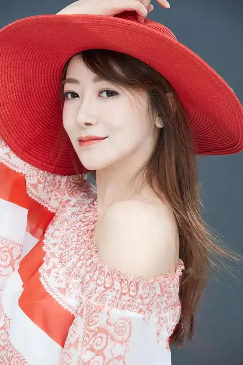 陈紫函个人资料简介 一家三口(从重庆走出去的3位著名青年演员)