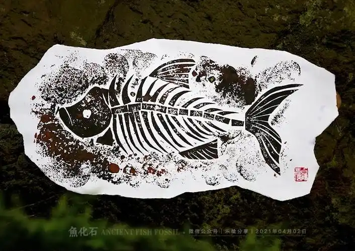 绘画教程|趣味儿童贴纸版画《有的鱼活着,有的鱼不朽》