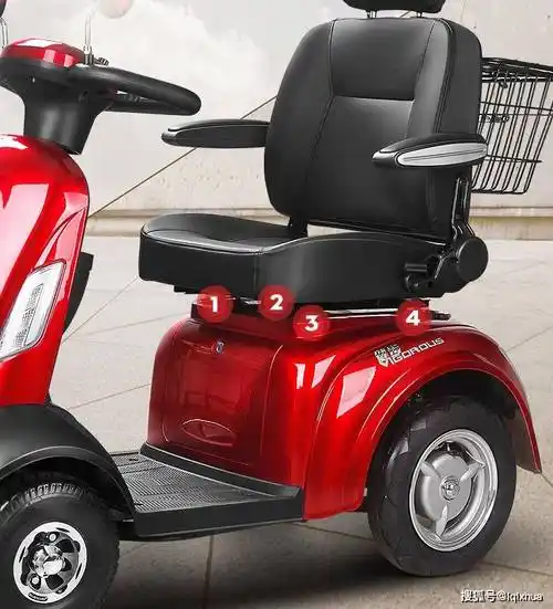 2款电动四轮代步车电磁刹车松手即停安全防翻适合老年人