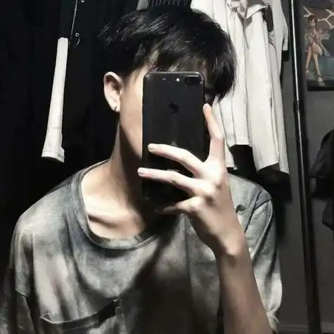 帅气自拍的男生头像手机遮脸霸气图片