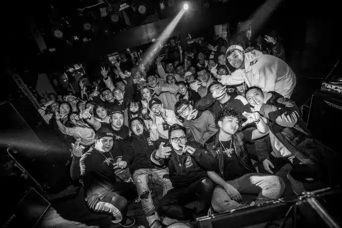 整个城镇的年轻人都在freestyle battle"来自一座热情边陲小城的mike