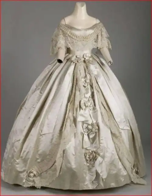 丝绸晚礼服.巴黎,1861.