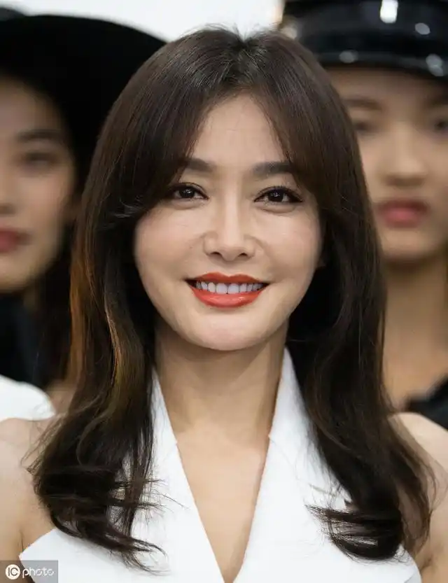 秦岚的一些简介,长相漂亮端庄大气