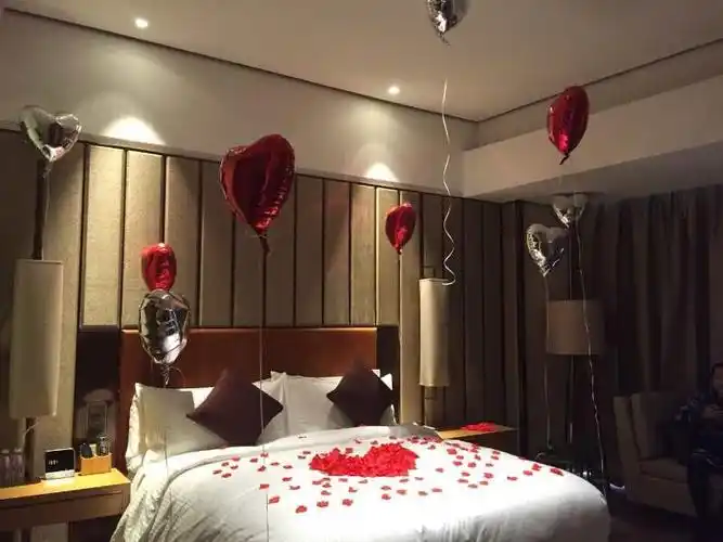 七夕浪漫夜,情侣套房爱正浓