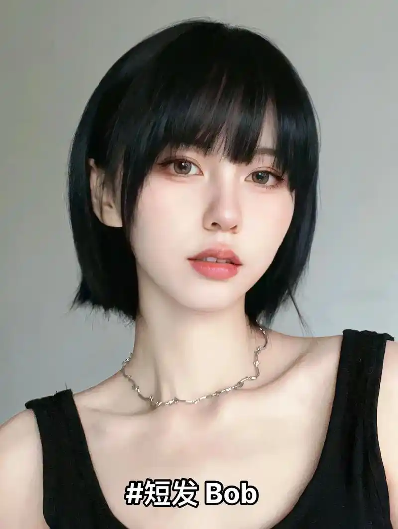 姐妹们夏季清爽bob头可以来冲啦.带着一丝少年感的短发 圆脸 - 抖音