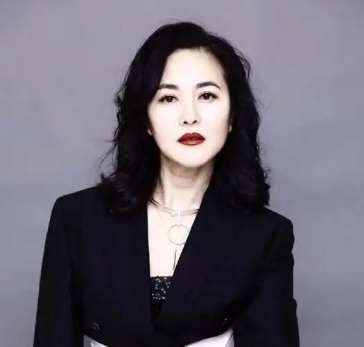 "成功商人"张纪中的豪横情史:20岁结婚,绯闻不断,离婚两次_樊馨蔓