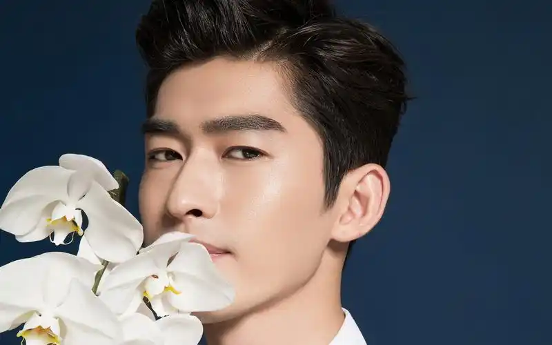 张翰最新帅气写真高清桌面壁纸