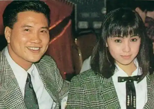 看66岁万梓良现在的处境才知道原来周润发早就把答案说出来了