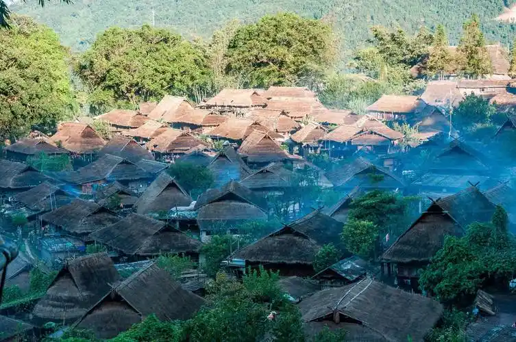 安静祥和的草屋,就是沧源最著名的佤寨,被当地人看做是佤族文化的缩影