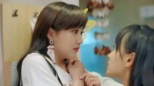 追球3:颜晓希和齐景浩互生好感,童嘉月识破颜晓希身份-影视综视频