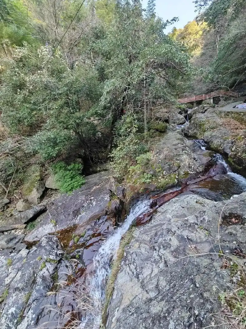 江南第一瀑"云谷飞瀑" 宜春市温汤明月山景色 - 抖音