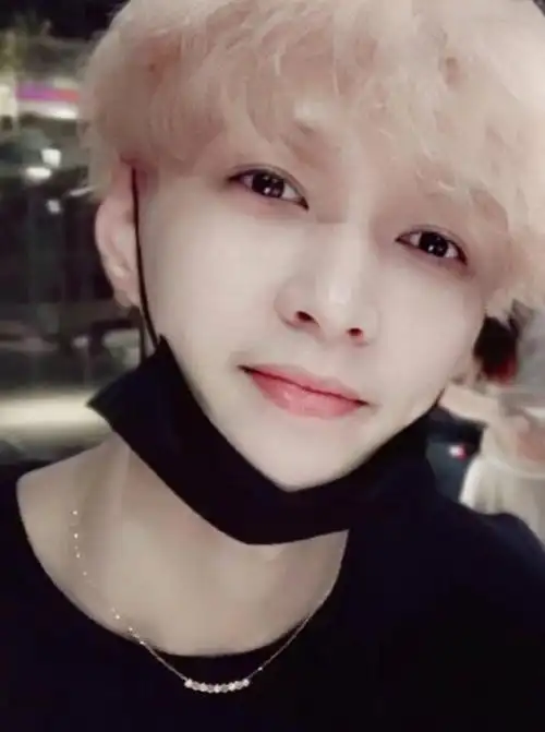 张艺兴银发造型a到爆!评论区宛如下跪现场,粉丝:我的小绵羊呢_网易订