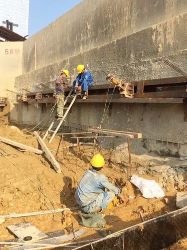 海沧cbd站下沉广场可回收式预应力锚索工程